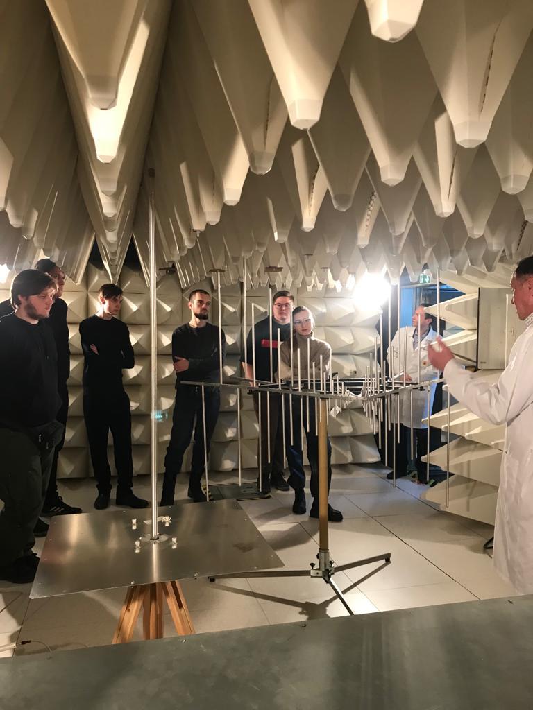 Студенты МГТУ им. Н.Э. Баумана посетили Испытательный центр ФГБУ "ВНИИР"