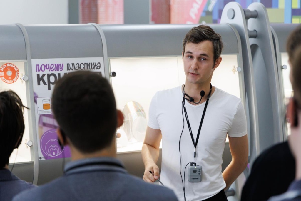 r6m24432.jpg r6m24432.jpg